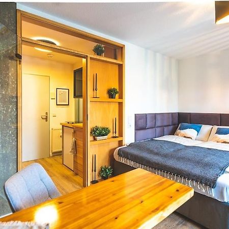 Ferienwohnung Golden Nugget Inkl Wlan, Parkplatz Detmold Exterior foto