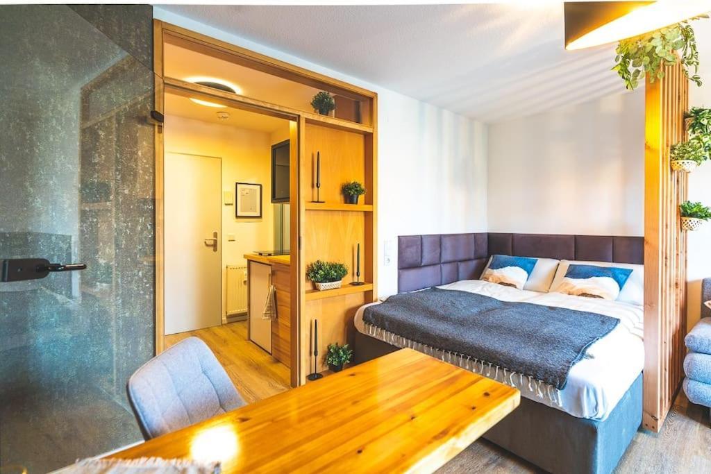 Ferienwohnung Golden Nugget Inkl Wlan, Parkplatz Detmold Exterior foto
